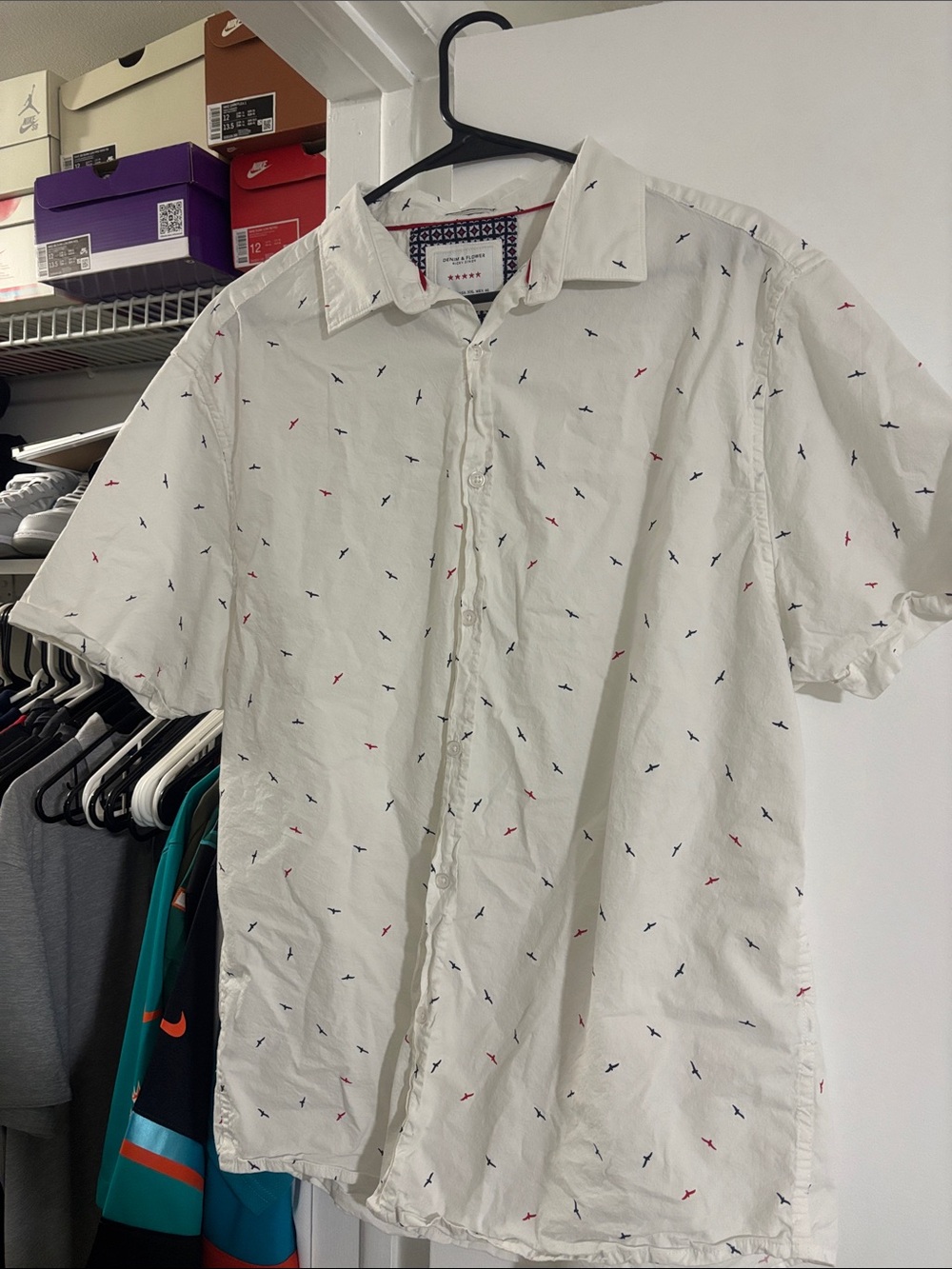 Denim & Flower White Short-Sleeve Button-Down Shirt with Navy & Red Micro Print